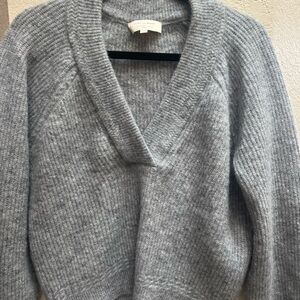 Sezane Gray V-Neck Sweater with Ribbed Texture
